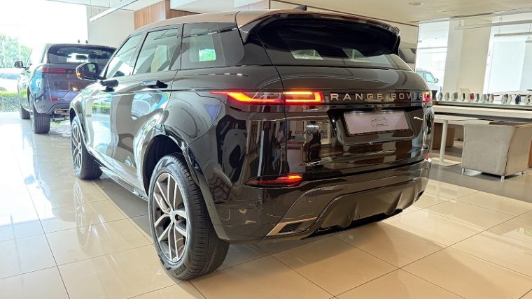 Range Rover Champagane Color Range Rover Evoque 2025 Review: The Compact SUV With Champagne Taste ...